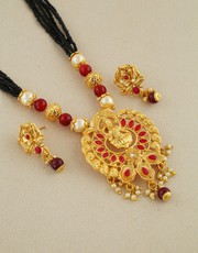 Buy Short Mangalsutra Design at an Affordable Price.